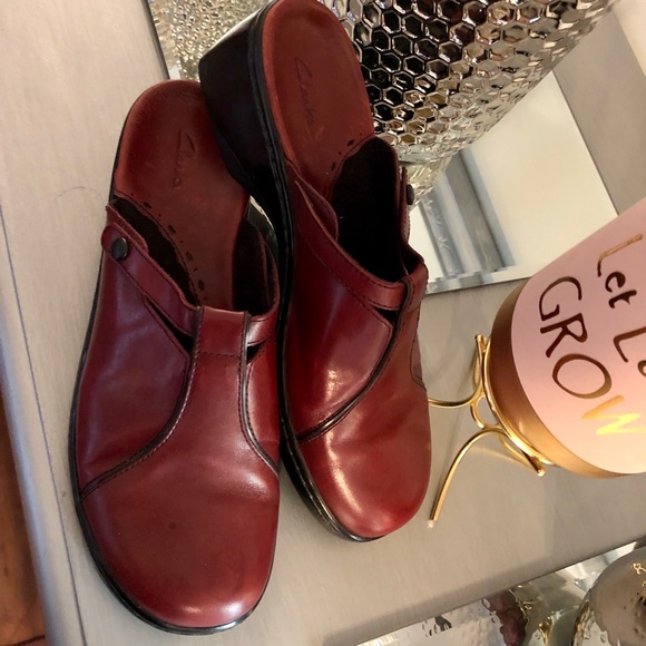 Clarks Shoes - Clark’s red leather slip-on mules clogs.